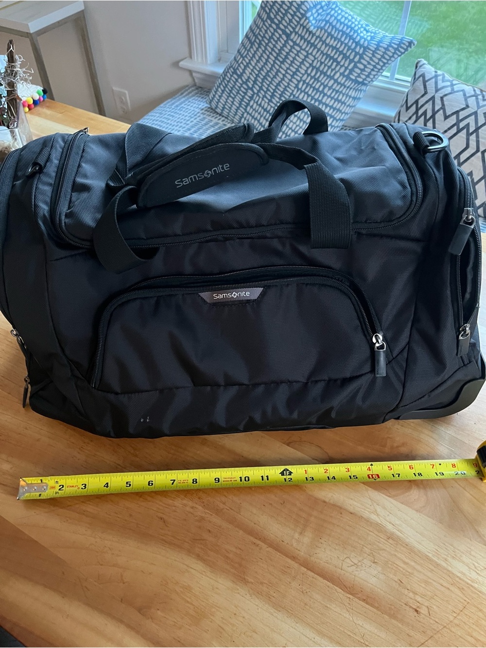 Samsonite Black Weekend Wheeled Suitcase Duffel with Front Pockets
